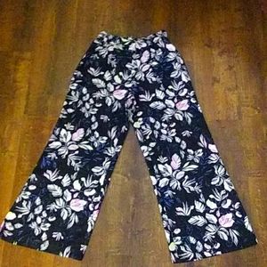 Wife leg flower pants